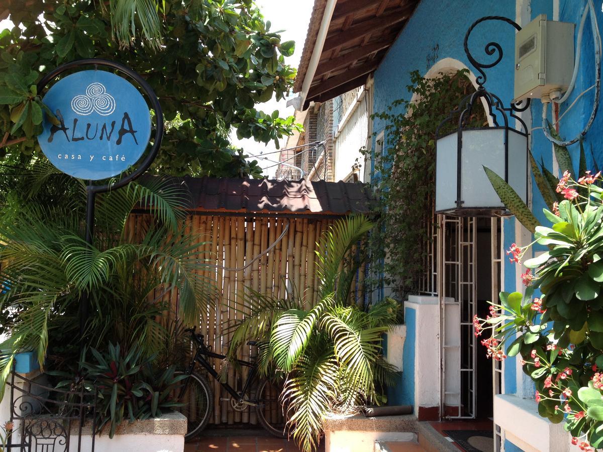 Hostel Aluna *