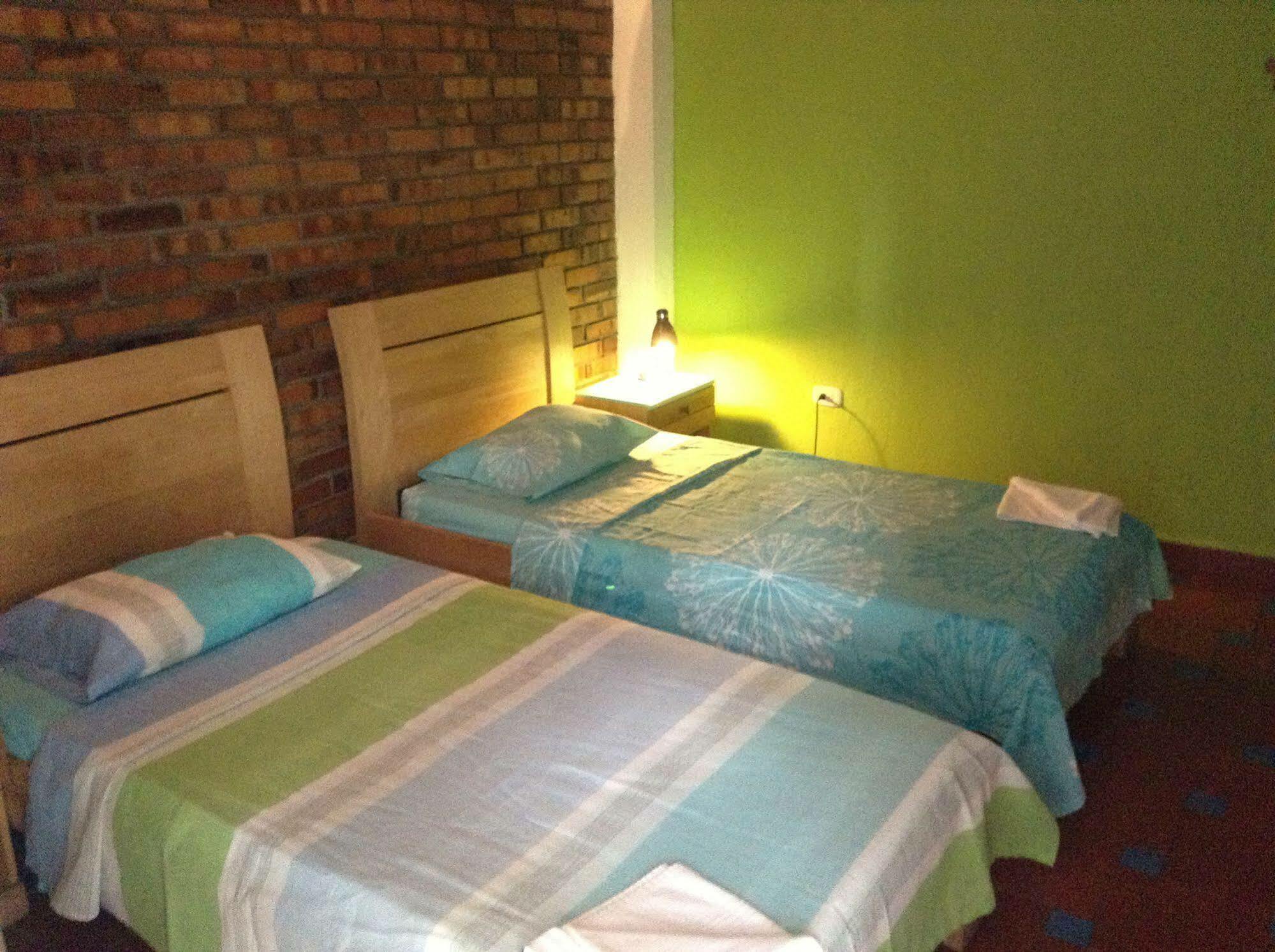 Hostel Aluna