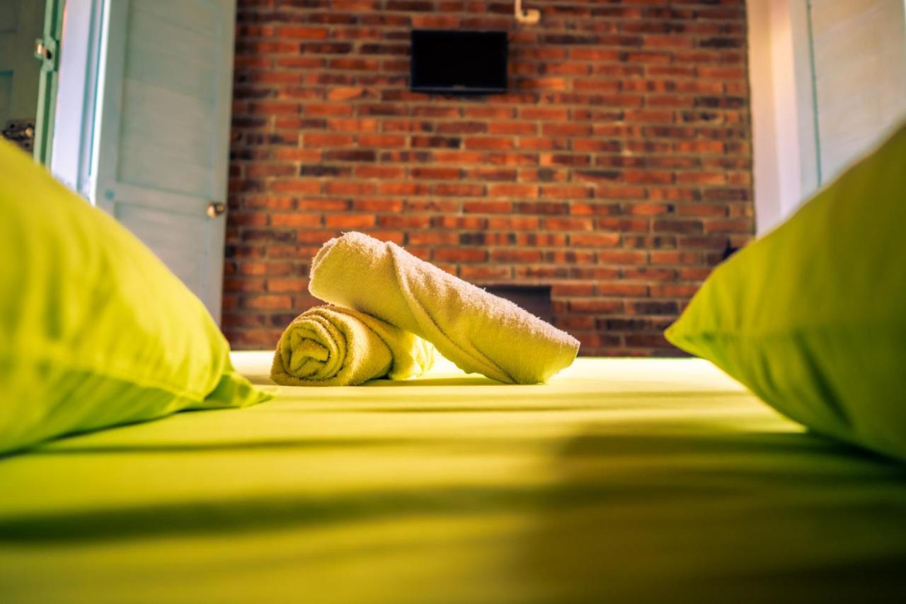 Aluna Hostel *